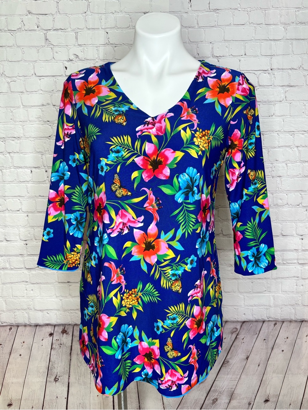 Attitudes by Renee Reversible Floral and Butterfly Blue and Turquoise Top Size X